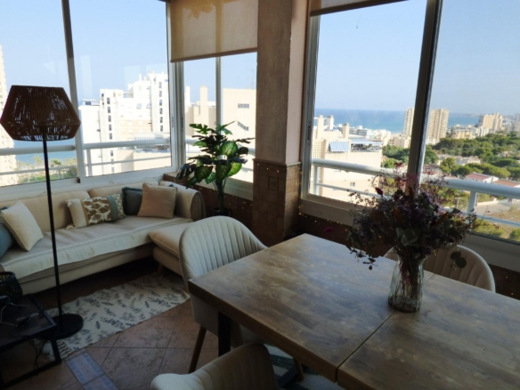 Espectacular vivienda con vistas panorámicas a la playa de Muchavista