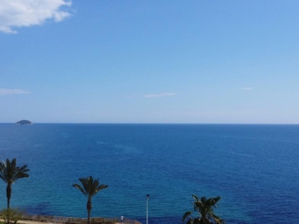 🏖 Live the Mediterranean from Above