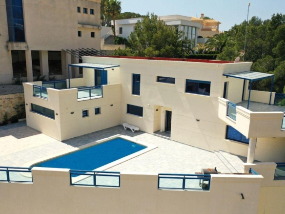 🏡 Live in Altea Hills — one of the most prestigious and secure locations on the Costa Blanca.