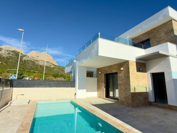 Exclusive villa in Polop with mountain views