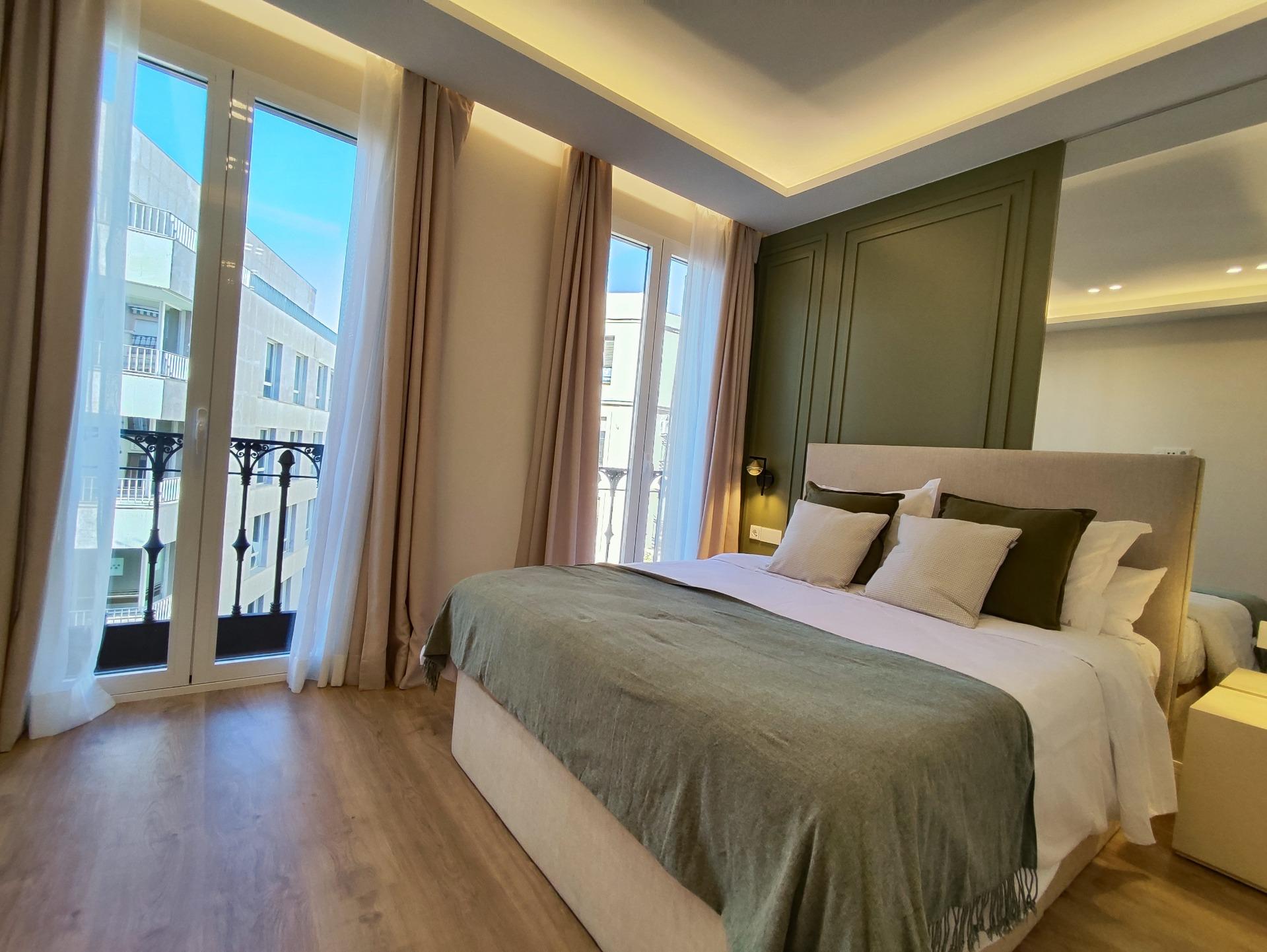 SPECTACULAR FULLY RENOVATED EXTERIOR APARTMENT IN GOYA, MADRID