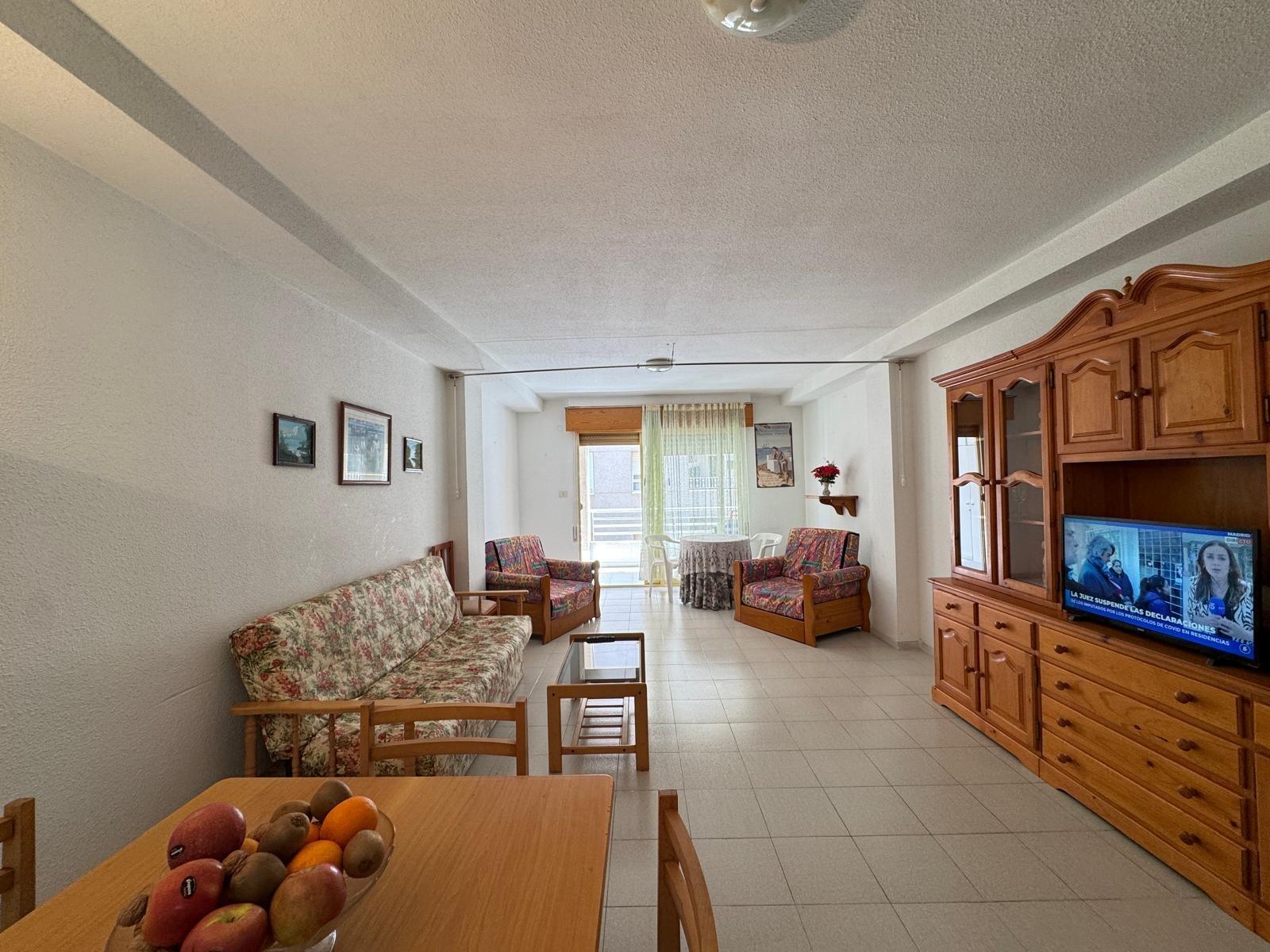 AMPLIO APARTAMENTO DE 99 M2 A 350 METROS DE PLAYA DEL CURA. 2 DORM. 1 BAÑO.