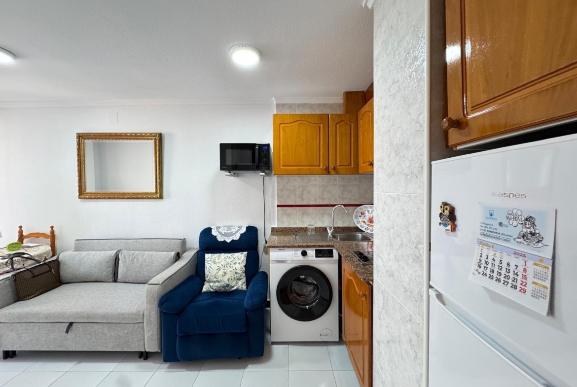 ESTUDIO A 250 METROS DE PLAYA DE LOS LOCOS Y CON 25 M2. CON PISCINA COMUNITARIA.