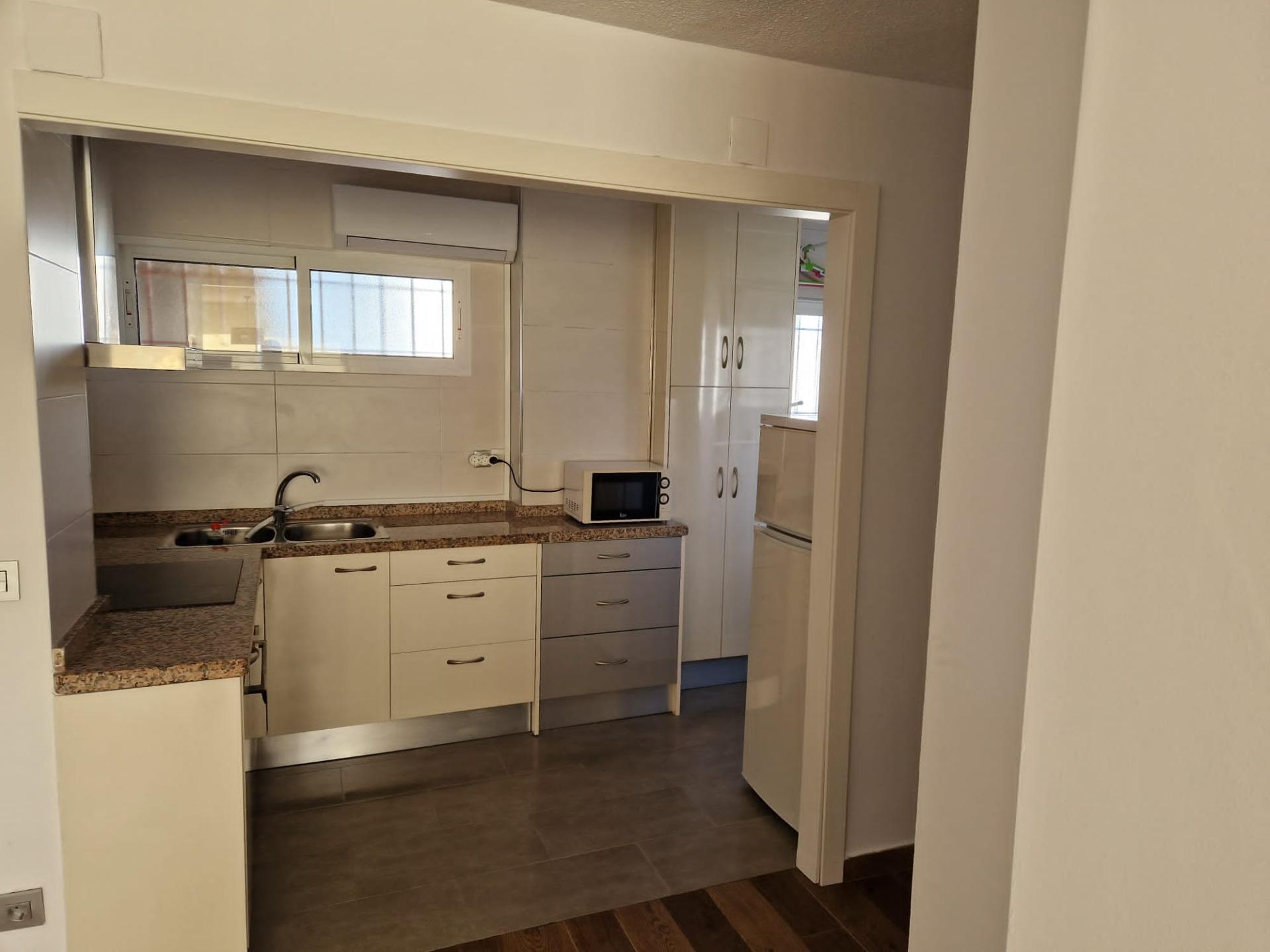 5-10-63 Amplio y Moderno Apartamento Reformado en Playa de San Juan