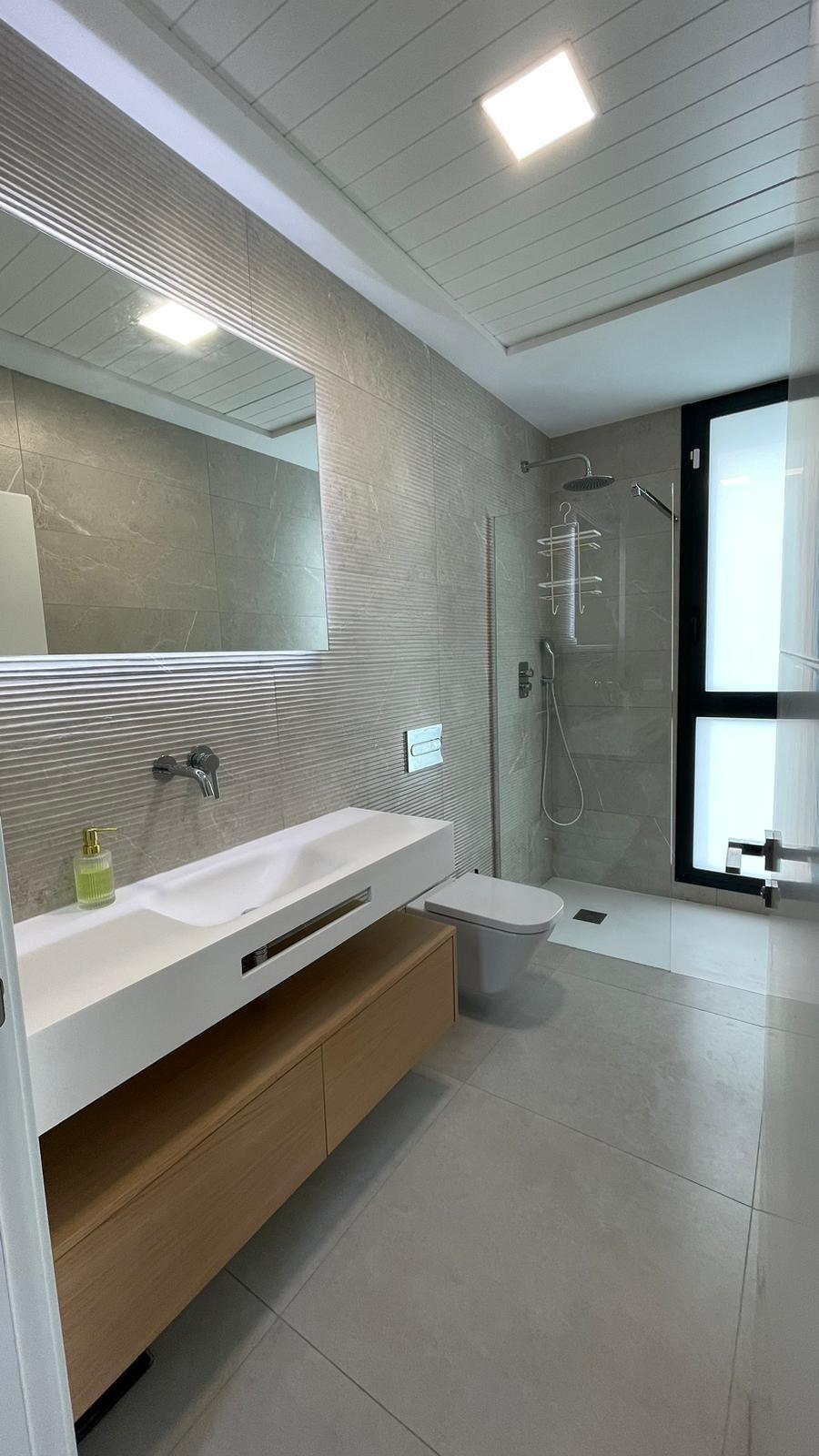 SPECTACULAIR MODERN TORN KEY VILLA