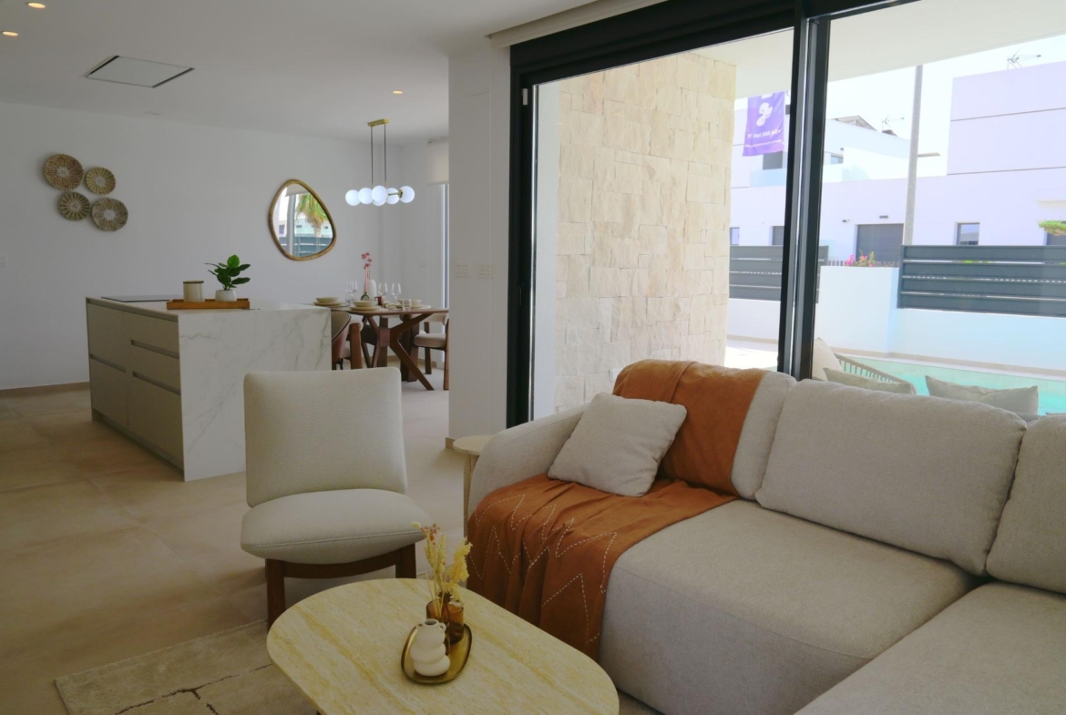 EXCLUSIVITY AND WELL-BEING: VILLA WITH GARDEN AND PRIVATE GARAGE