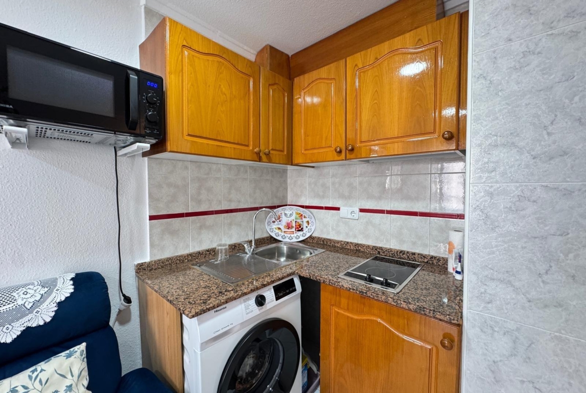ESTUDIO A 250 METROS DE PLAYA DE LOS LOCOS Y CON 25 M2. CON PISCINA COMUNITARIA.