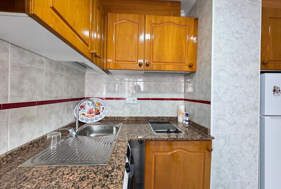 ESTUDIO A 250 METROS DE PLAYA DE LOS LOCOS Y CON 25 M2. CON PISCINA COMUNITARIA.