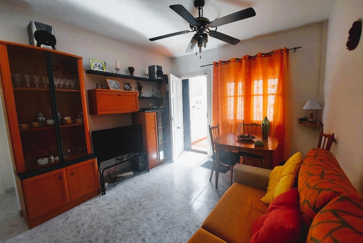 Nice bungalow on the upper floor with private solarium and sea views