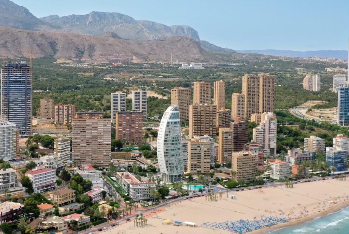 Last luxury apartments on the first line of Poniente beach