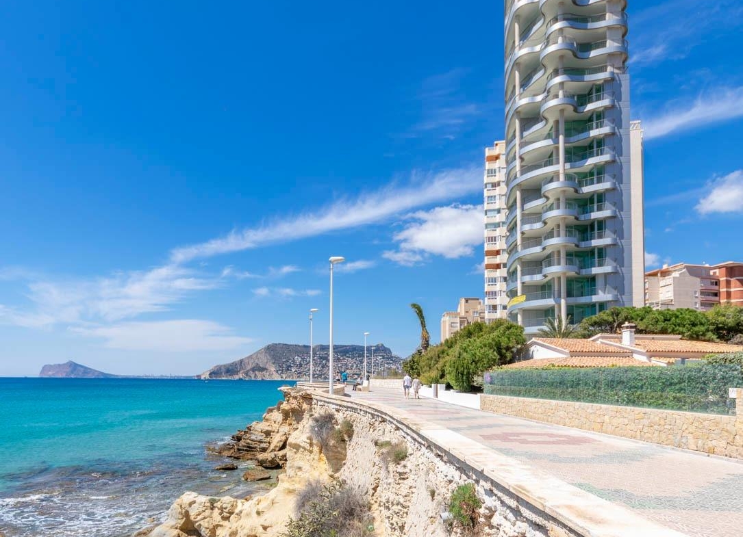 Homes with modern design and high technology on the front line