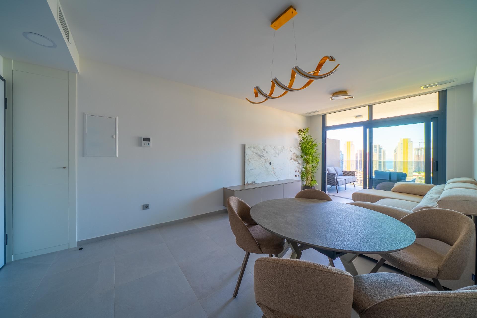 Ruim 2-slaapkamer appartement in het Eagle Tower Complex