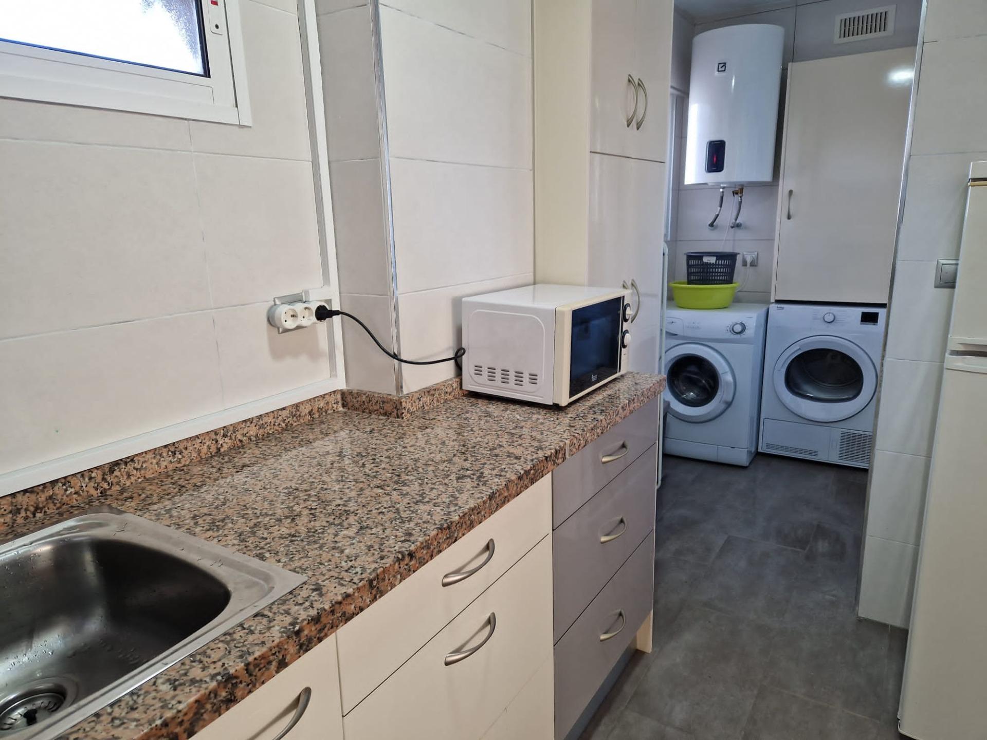 5-13-56 Amplio y Moderno Apartamento Reformado en Playa de San Juan