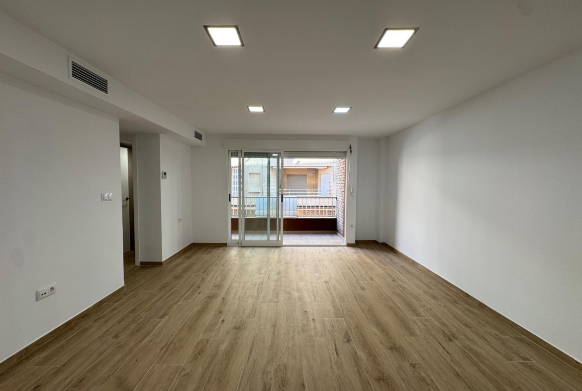 REFORMADO APADRAMENTO EN LA PRIMERA LINEA DE LA MATA CON VISTAS AL MAART 3 DORM. 2 BAÑOS. SUPERFICIE 105 M2.