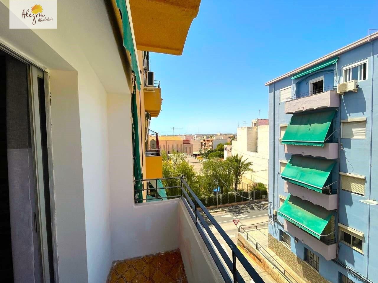 Apartment for sale (La Florida) 3 bedrooms + living room with balcony.