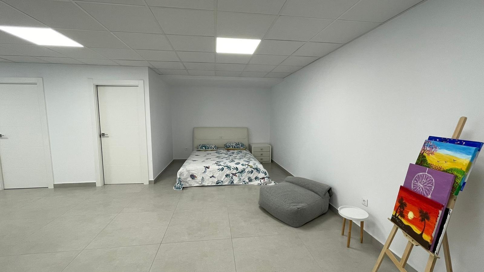 SPECTACULAIR MODERN TORN KEY VILLA
