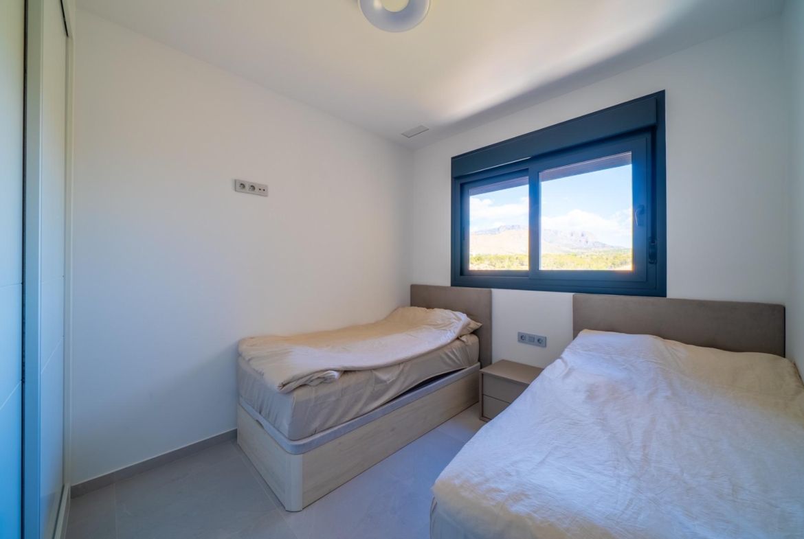 Ruim 2-slaapkamer appartement in het Eagle Tower Complex