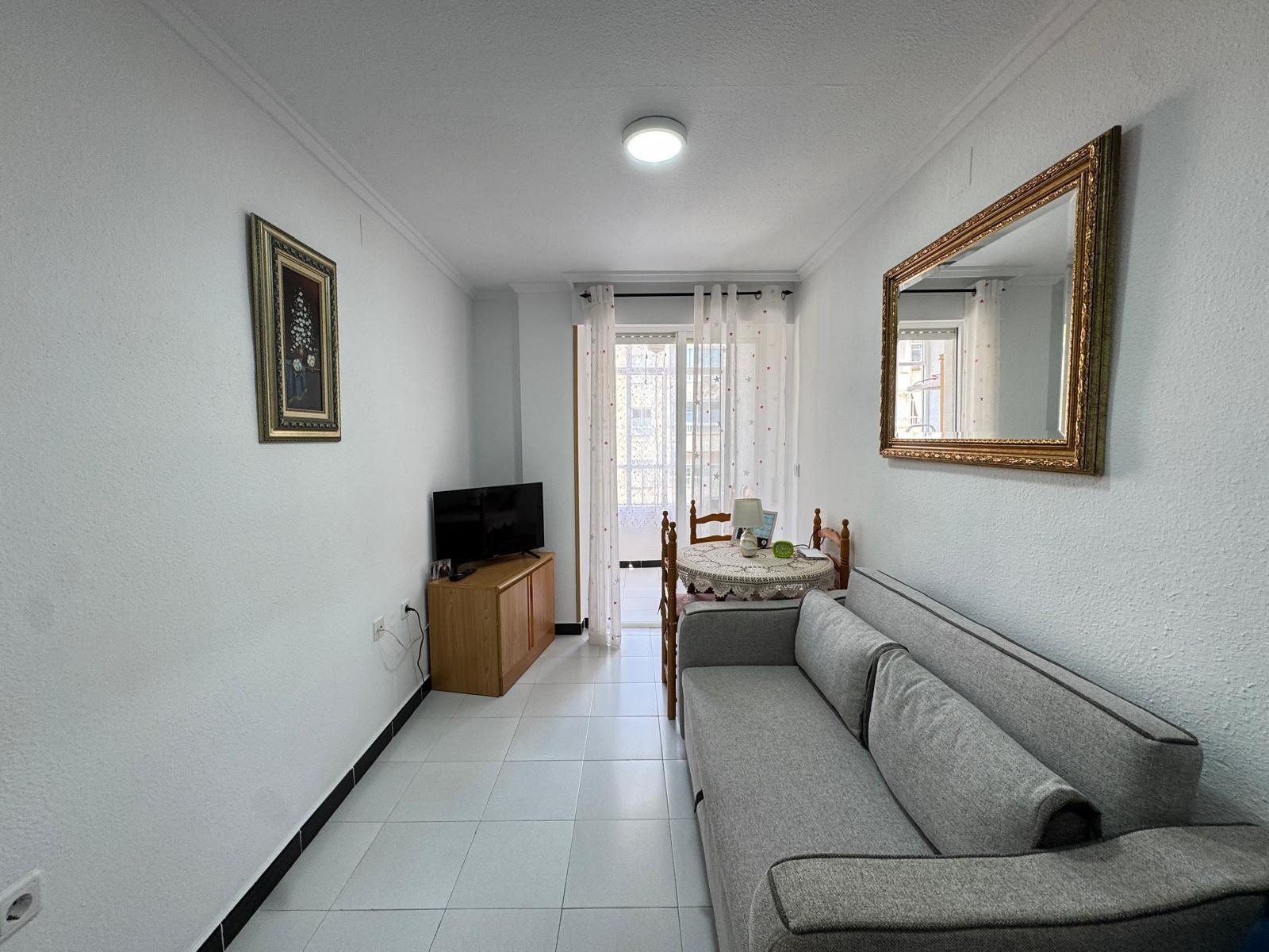 5-14-52 ESTUDIO A 250 METROS DE PLAYA DE LOS LOCOS Y CON 25 M2. CON PISCINA COMUNITARIA.