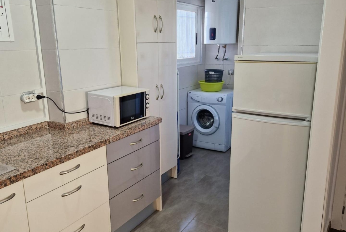 Amplio y Moderno Apartamento Reformado en Playa de San Juan