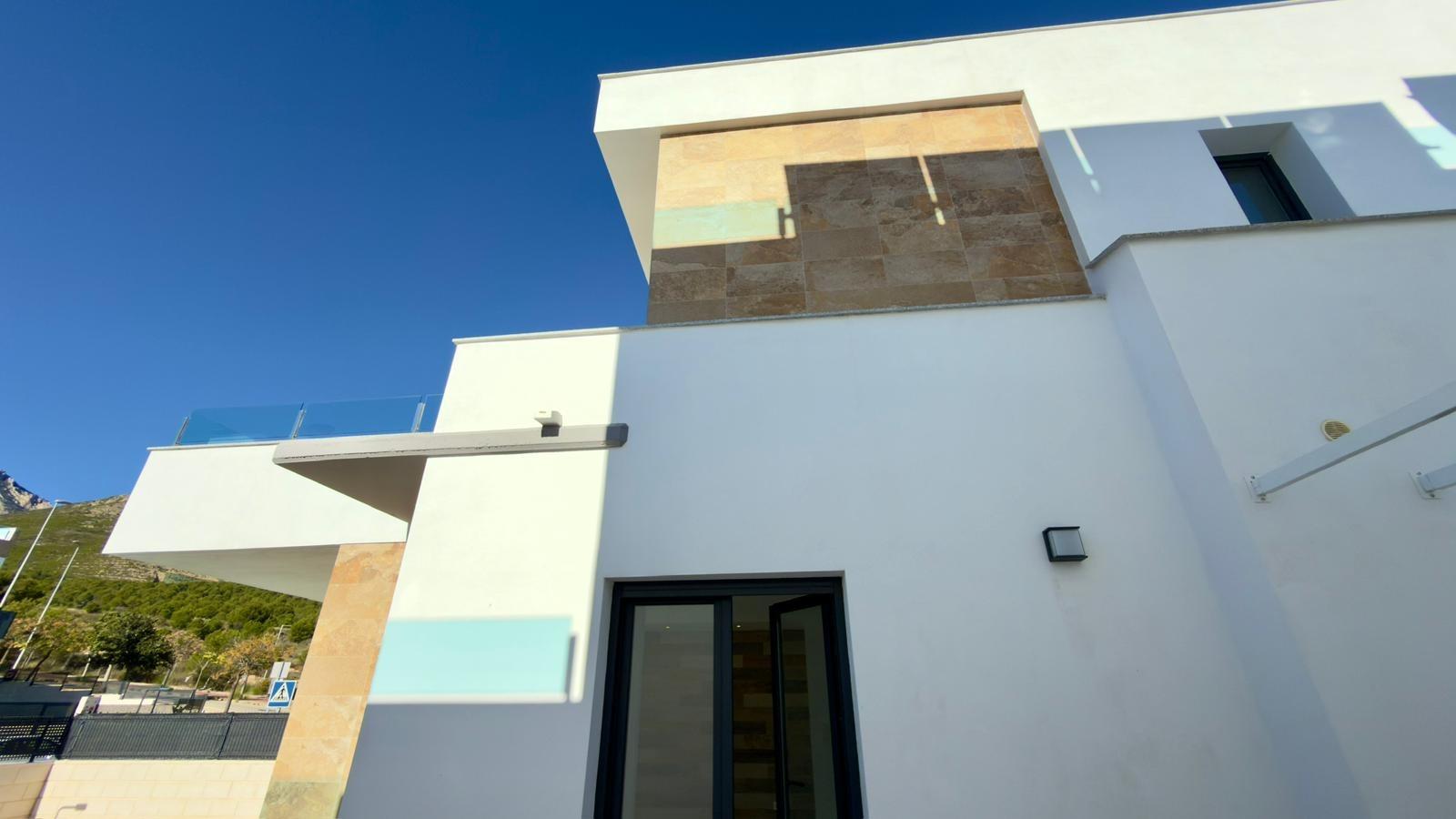 5-14-66 Exclusive villa in Polop with mountain views