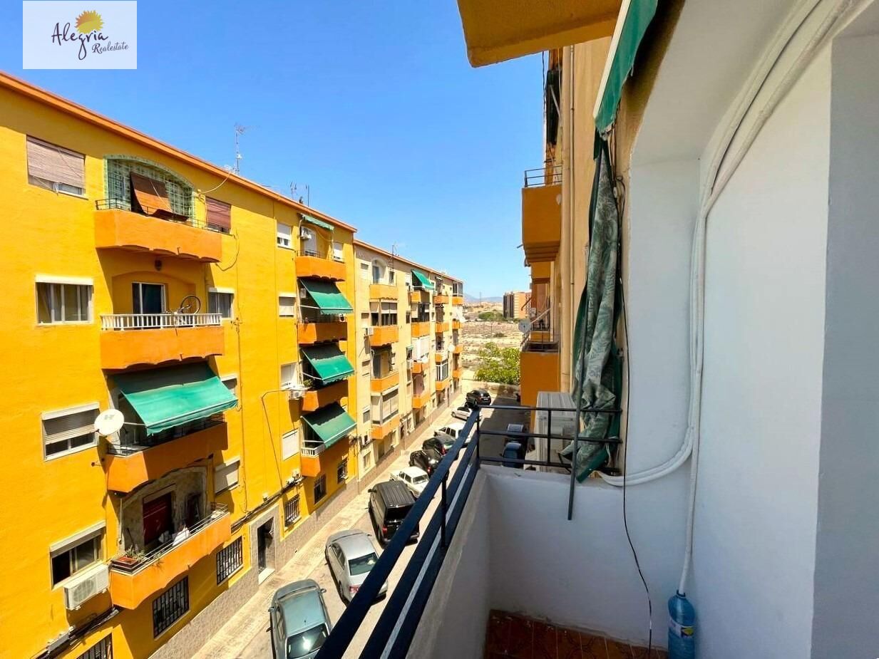 Apartment for sale (La Florida) 3 bedrooms + living room with balcony.