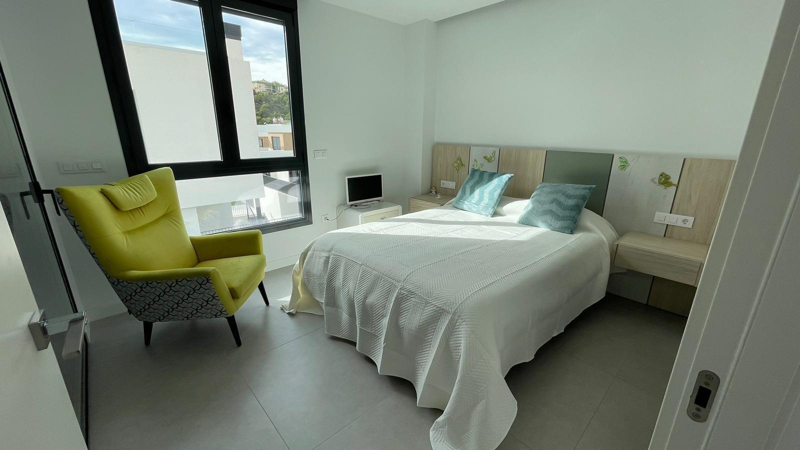 SPECTACULAIR MODERN TORN KEY VILLA