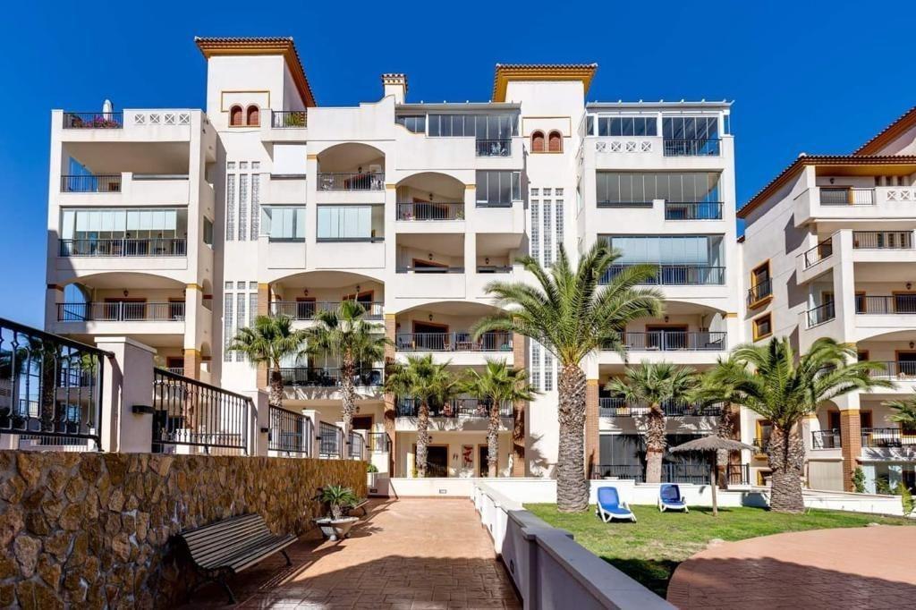 Exclusief appartement in Guardamar del Segura met uitzicht op zee