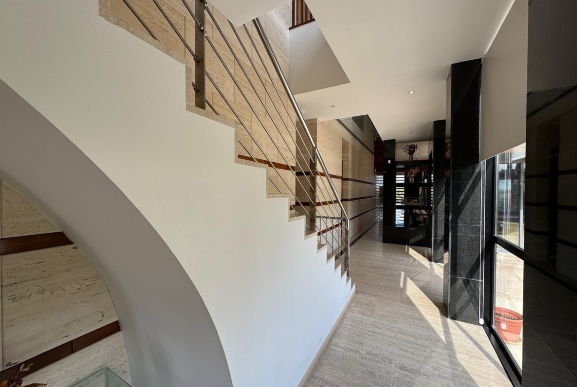 ESPECTACULAR VILLA EN CAMPOAMOR DE 847 M2 DE CASA Y 1500 M2 DE PARCELA. 7 DORM. 8 BAÑOS. PLAYA 750 M