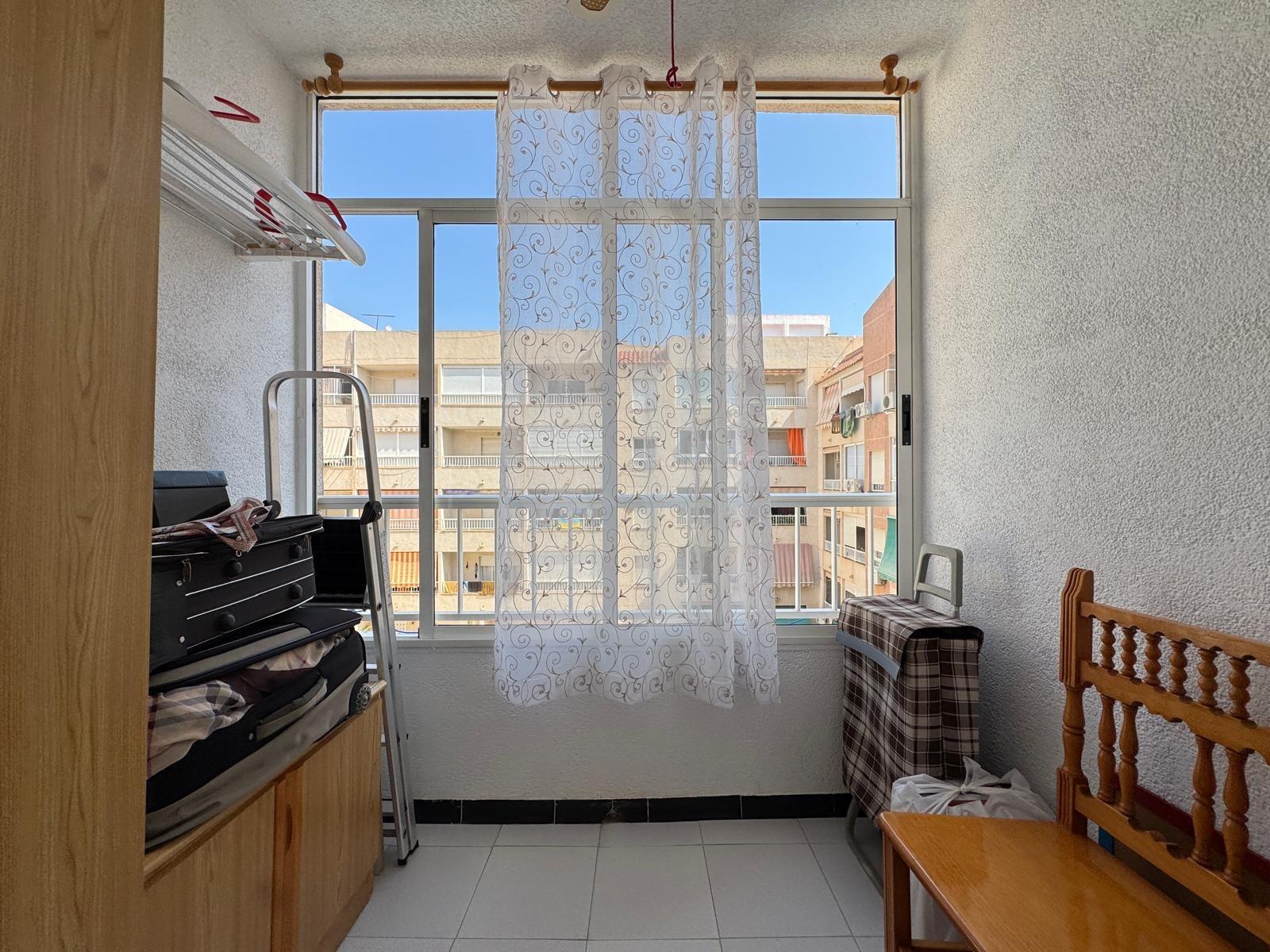 5-15-52 ESTUDIO A 250 METROS DE PLAYA DE LOS LOCOS Y CON 25 M2. CON PISCINA COMUNITARIA.