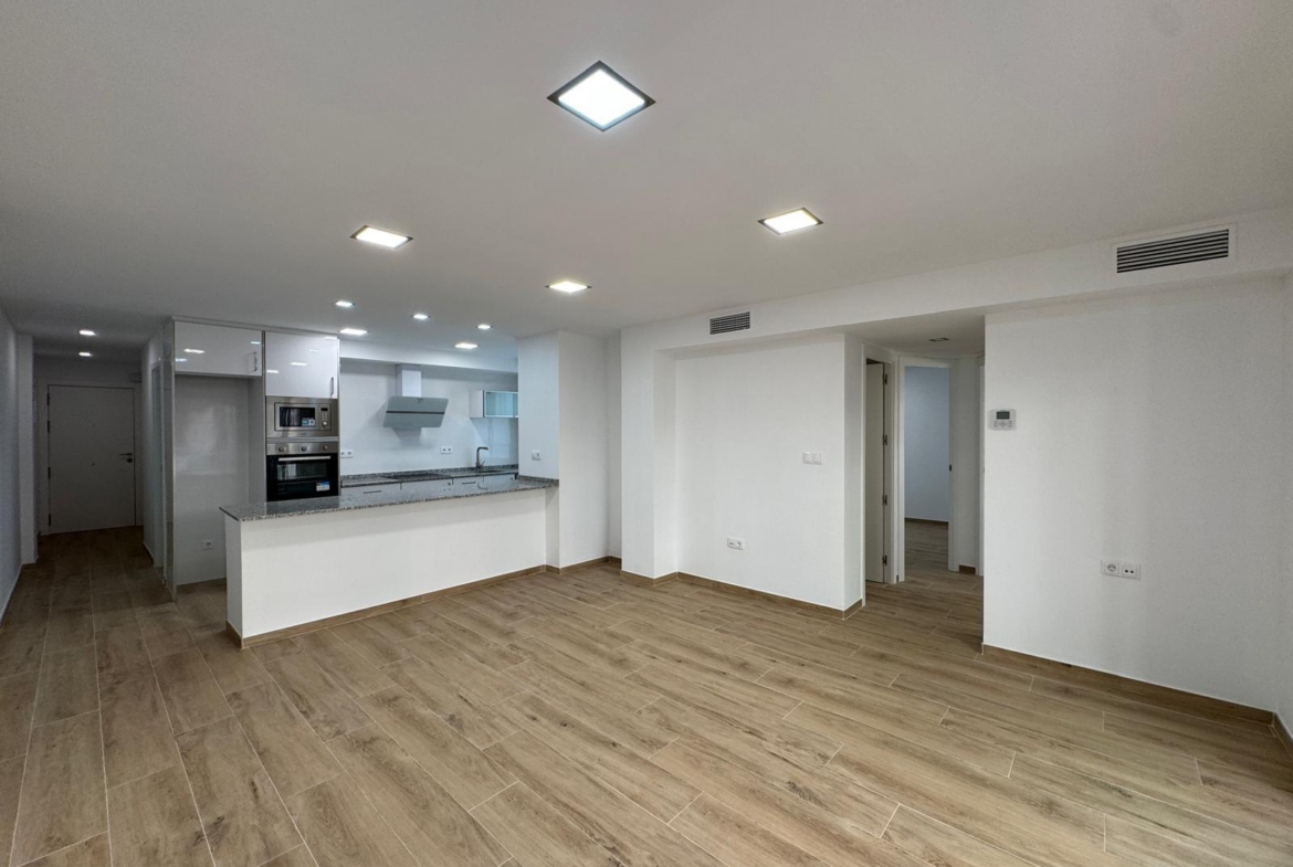 REFORMADO APADRAMENTO EN LA PRIMERA LINEA DE LA MATA CON VISTAS AL MAART 3 DORM. 2 BAÑOS. SUPERFICIE 105 M2.