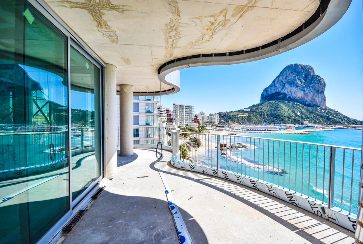 Homes with modern design and high technology on the front line