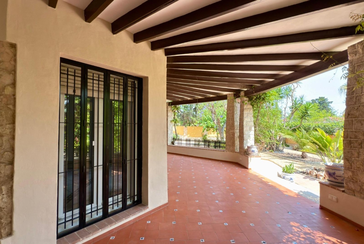 Exclusieve Villa Omringd door de natuur in Alicante