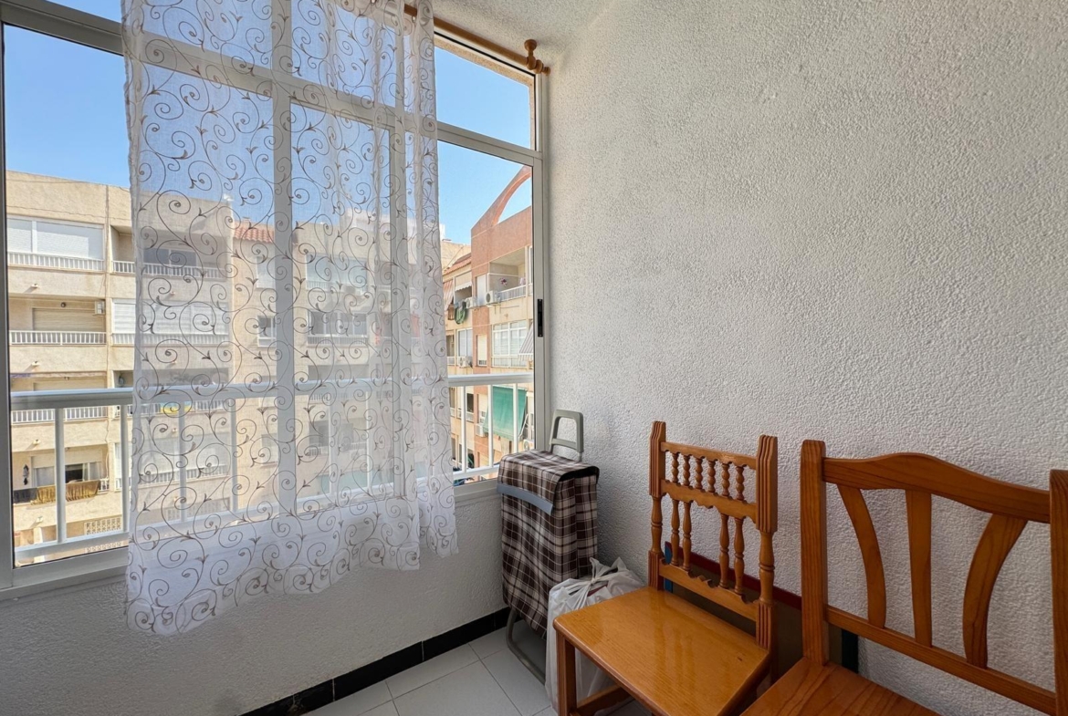 ESTUDIO A 250 METROS DE PLAYA DE LOS LOCOS Y CON 25 M2. CON PISCINA COMUNITARIA.