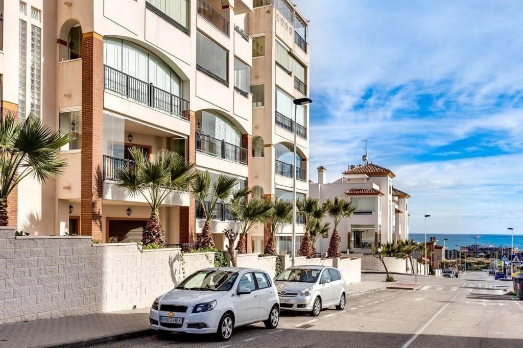 Exclusief appartement in Guardamar del Segura met uitzicht op zee