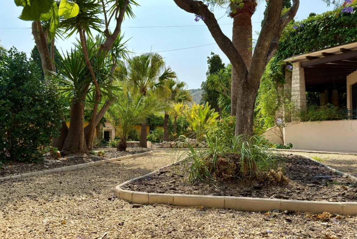 Exclusieve Villa Omringd door de natuur in Alicante