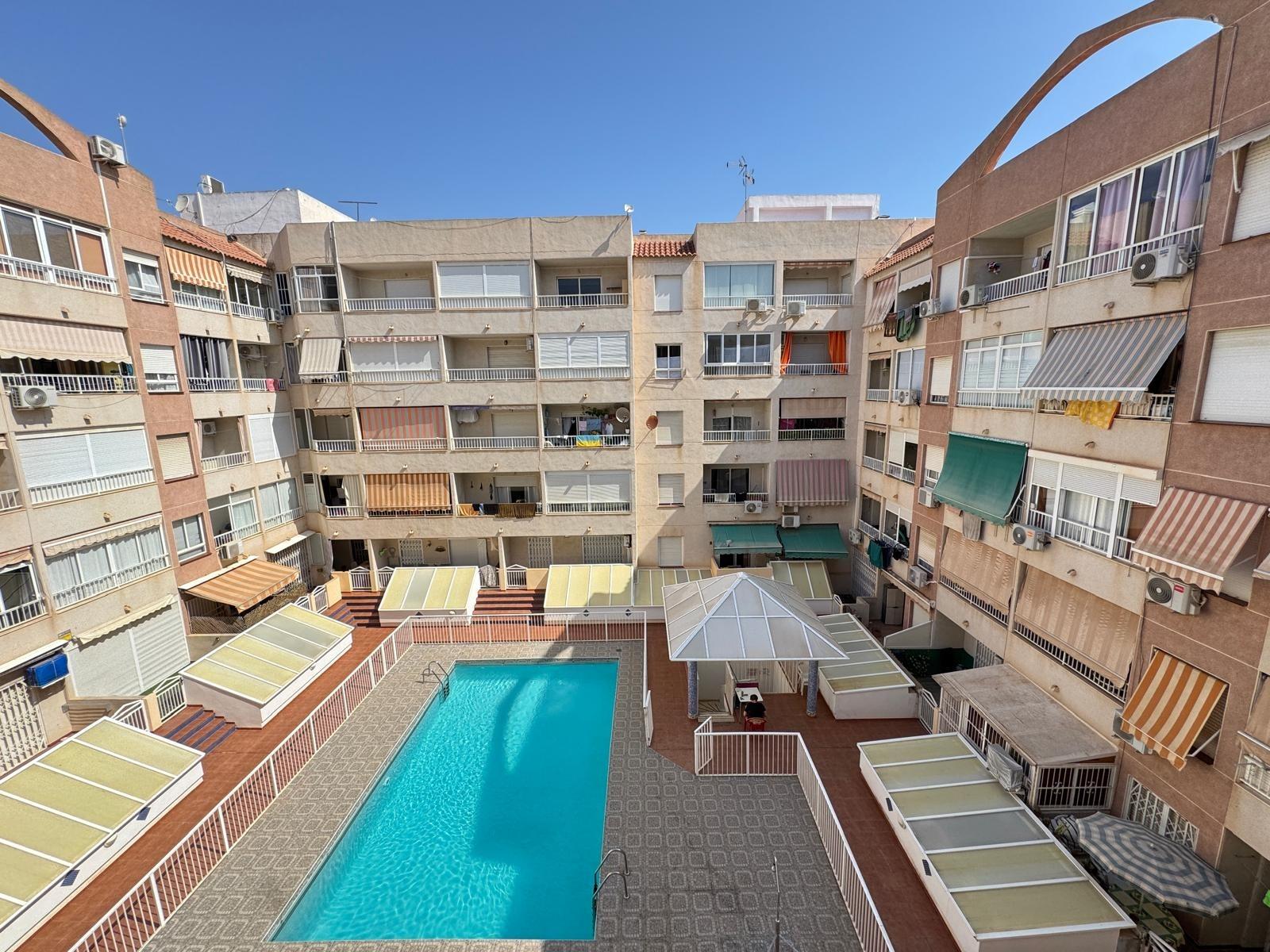 5-17-49 ESTUDIO A 250 METROS DE PLAYA DE LOS LOCOS Y CON 25 M2. CON PISCINA COMUNITARIA.