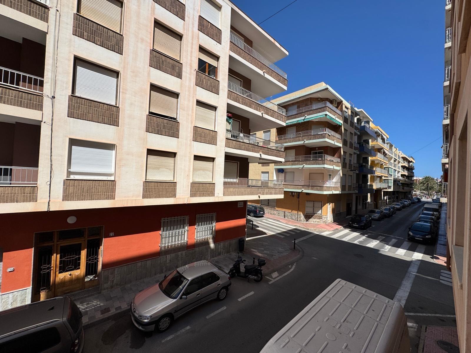 TOTALLY RENOVATED APARTMENT 20 METERS FROM THE BEACH WITH 100 M2 OF SURFACE. 3 BEDROOMS. 1 BATHROOMS.