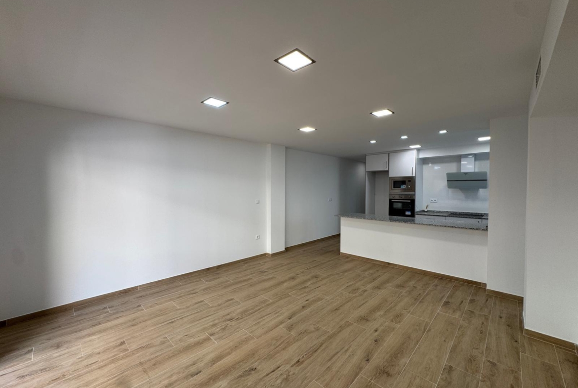 REFORMADO APADRAMENTO EN LA PRIMERA LINEA DE LA MATA CON VISTAS AL MAART 3 DORM. 2 BAÑOS. SUPERFICIE 105 M2.