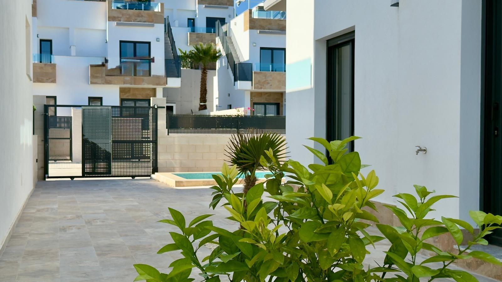 5-17-63 Exclusive villa in Polop with mountain views