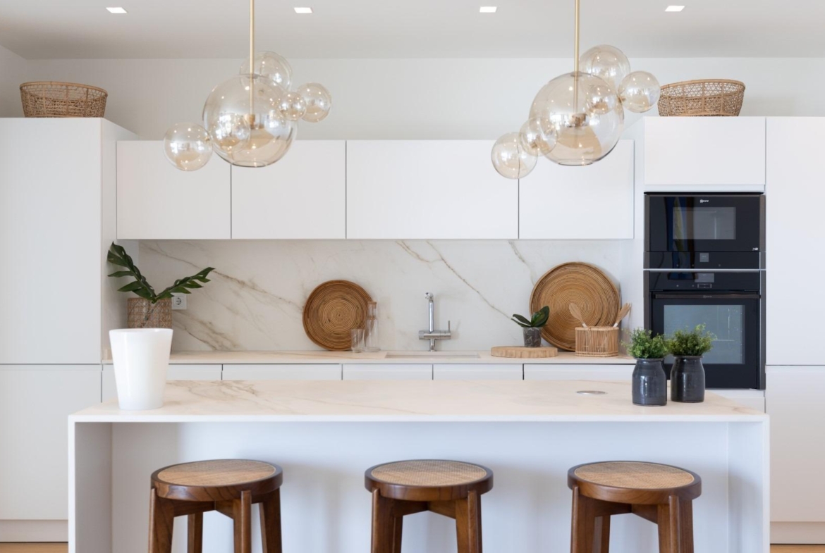 Last luxury apartments on the first line of Poniente beach