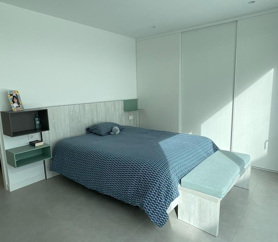 SPECTACULAIR MODERN TORN KEY VILLA