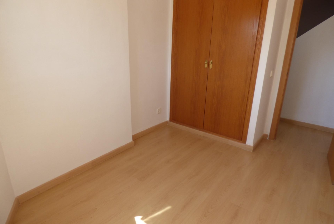 CHALET ADOSADO LISTO PARA ENTRAR A VIVIR EN SAN JUAN