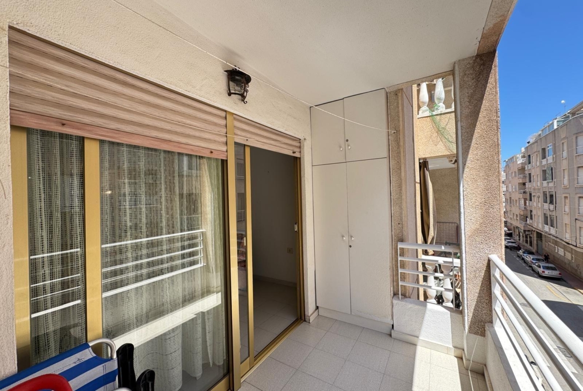 AMPLIO APARTAMENTO DE 99 M2 A 350 METROS DE PLAYA DEL CURA. 2 DORM. 1 BAÑO.