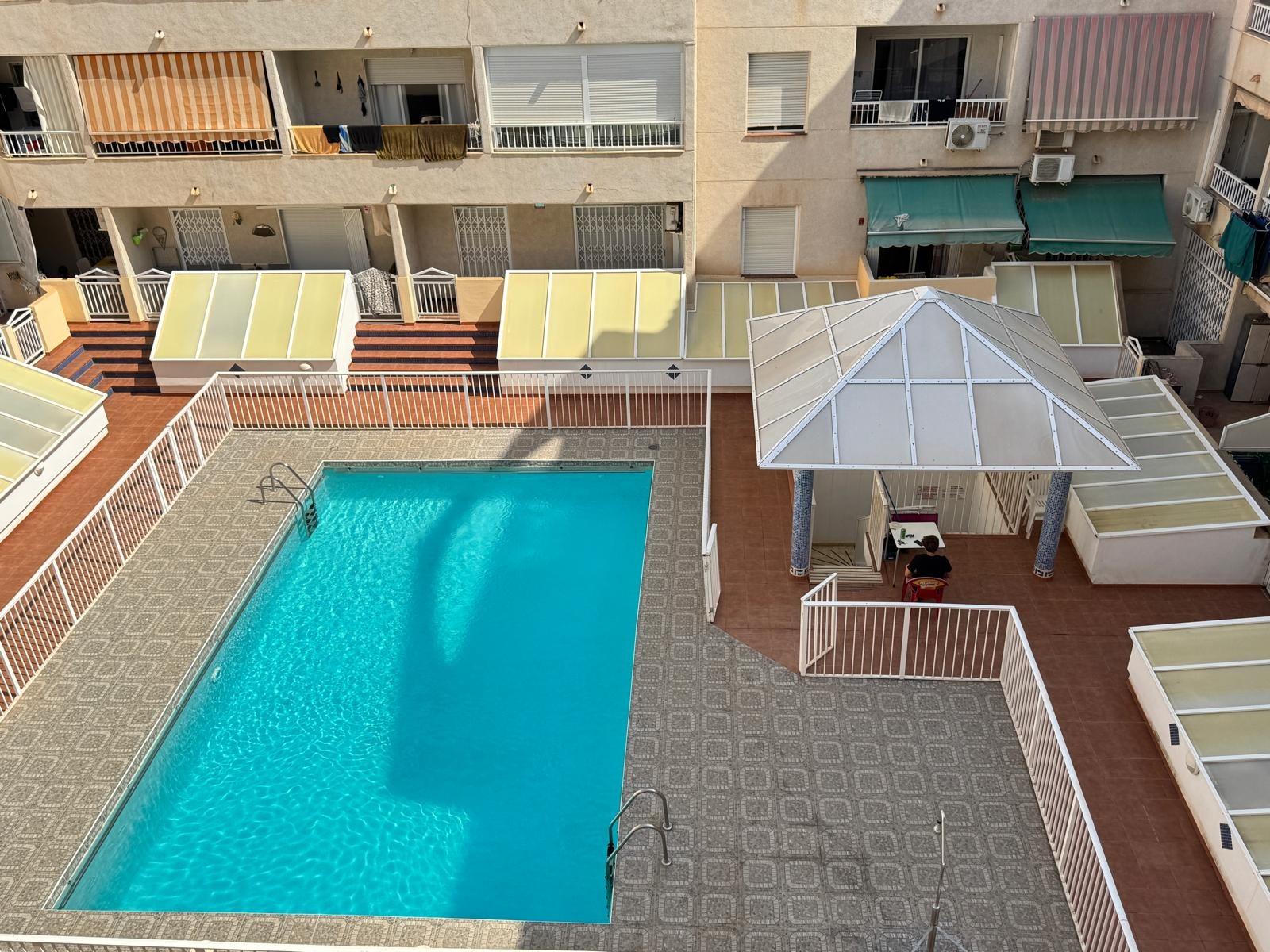 5-18-44 ESTUDIO A 250 METROS DE PLAYA DE LOS LOCOS Y CON 25 M2. CON PISCINA COMUNITARIA.