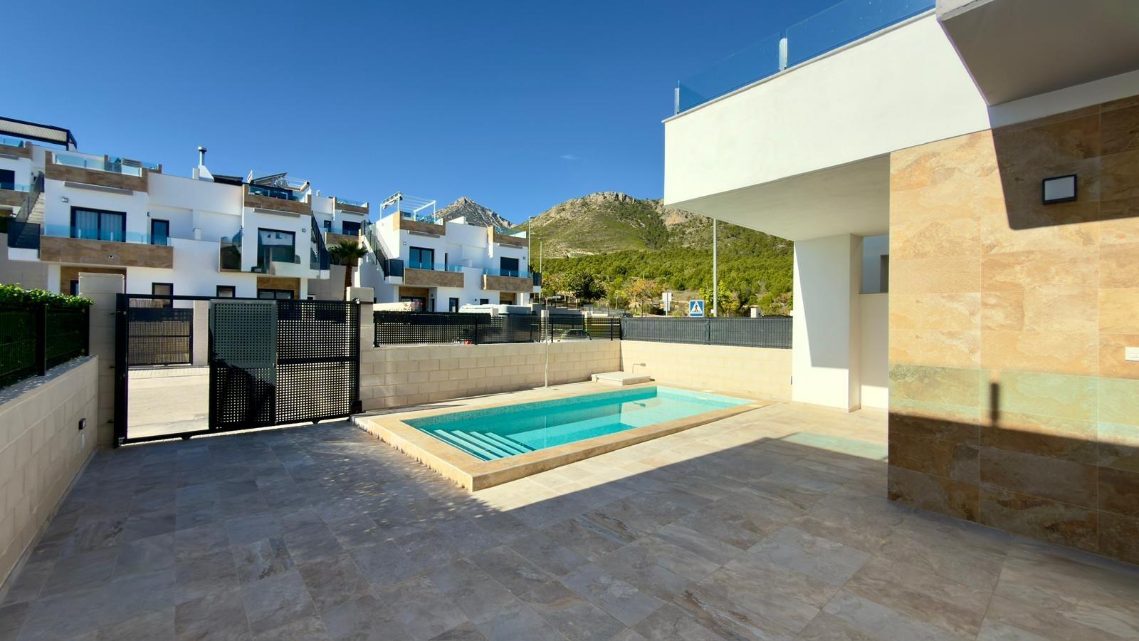 5-18-58 Exclusive villa in Polop with mountain views
