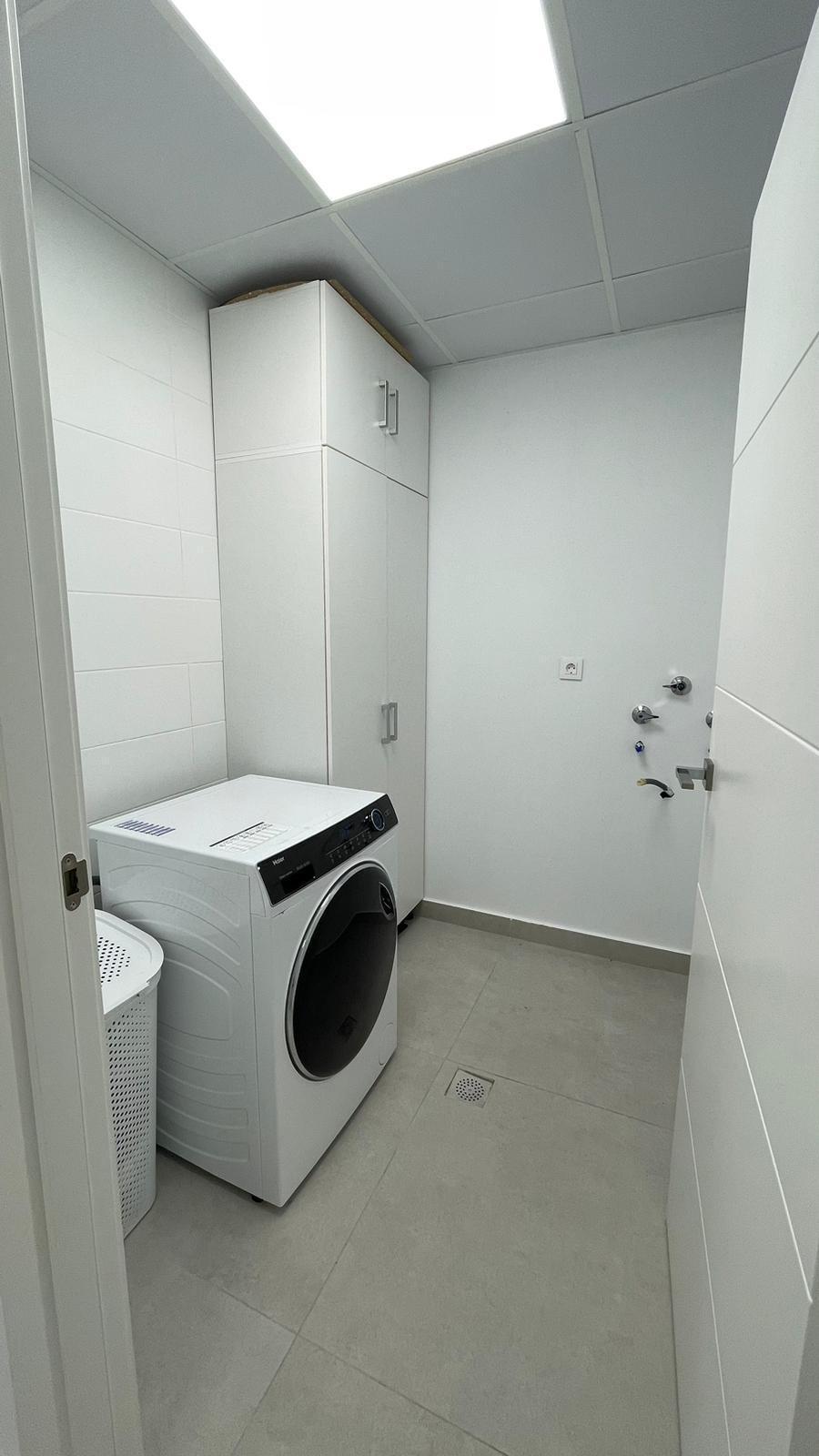 SPECTACULAIR MODERN TORN KEY VILLA