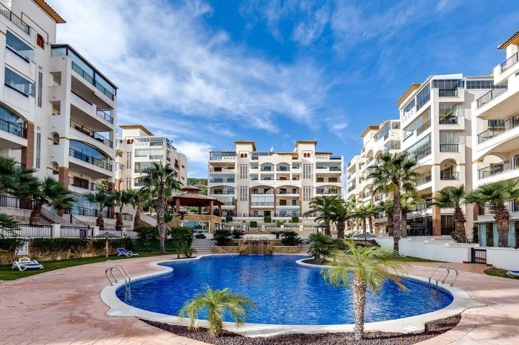 Exclusief appartement in Guardamar del Segura met uitzicht op zee