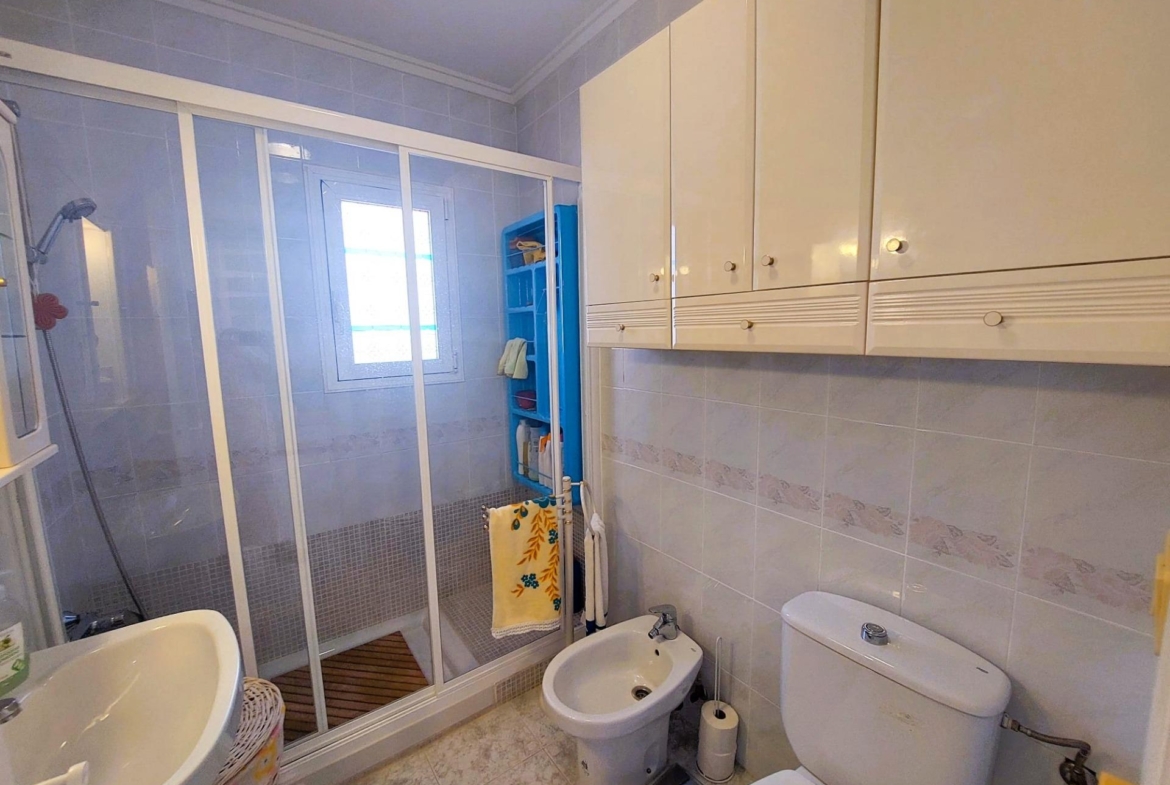 Nice bungalow on the upper floor with private solarium and sea views
