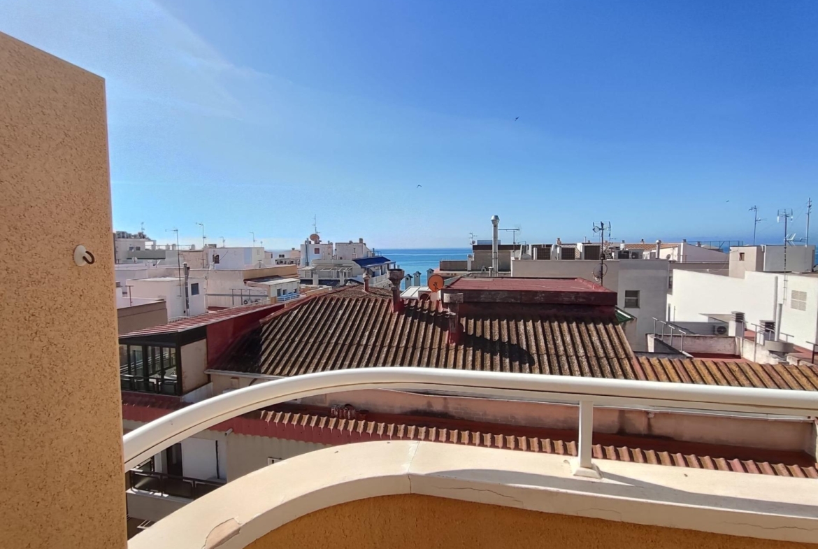 Espectacular Ático en Torrevieja con Vistas al Mar