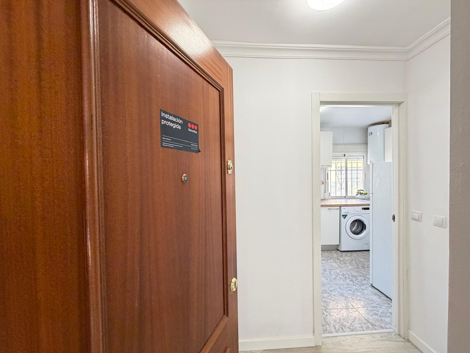 5-2-69 REFORMED 2-BEDROOM APARTMENT. 1 BATHROOM. WITH 65 M2. PARK OF NATIONS AREA. BEACH 800 METERS AWAY.